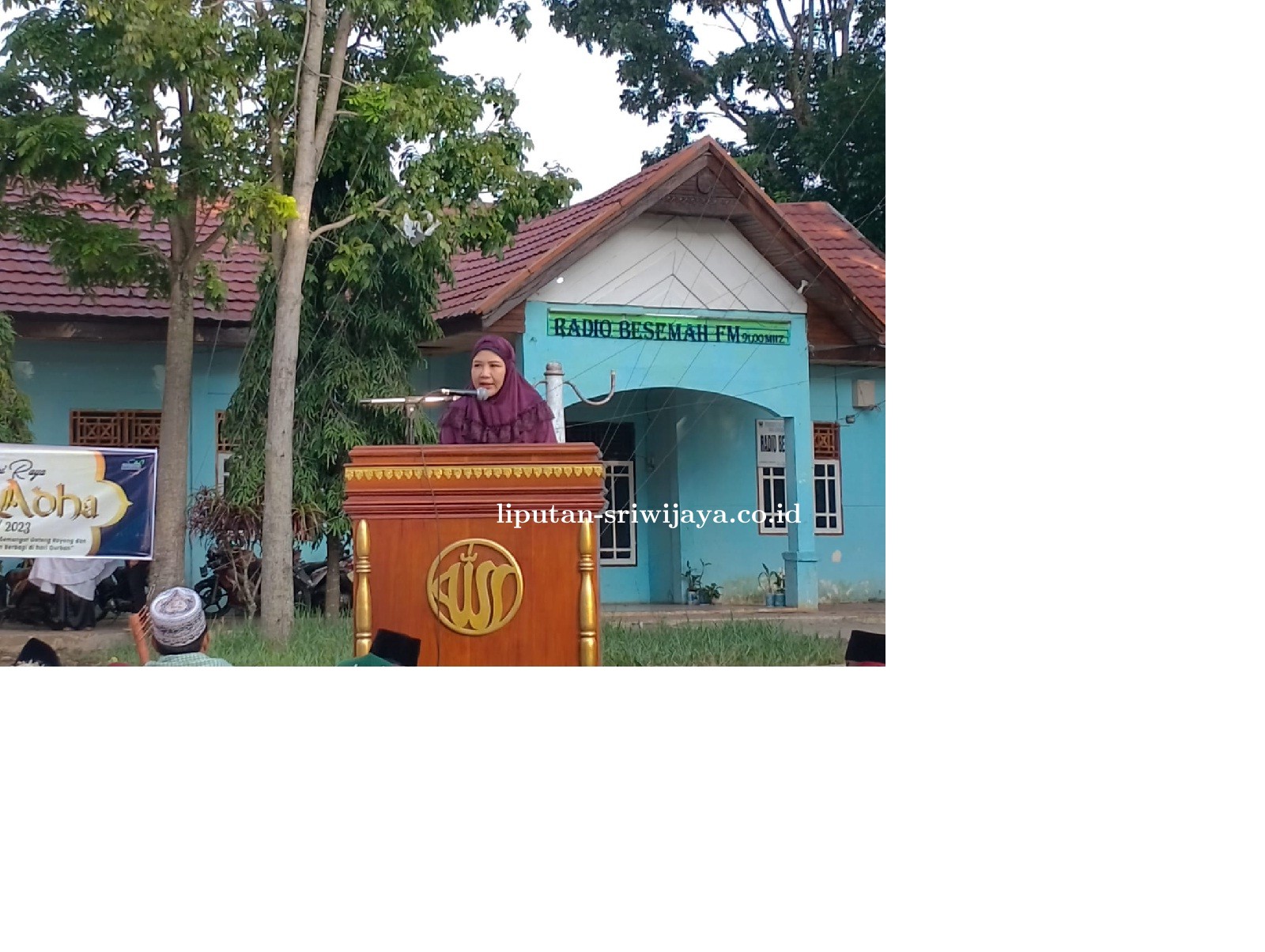 Ketua DPRD Pagar Alam Melakukan Sholat Idul Adha di Lapangan Merdeka