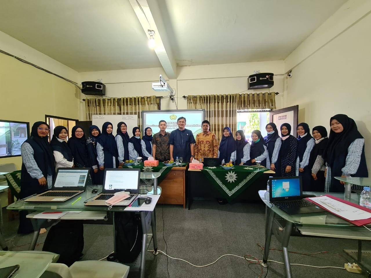 Usai Tandatangani Kerja Sama, Dr. Achyani Jadi Pemateri di STKIP Muhammadiyah Pagar Alam